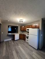 673 S 3rd St in Salina, KS - Building Photo