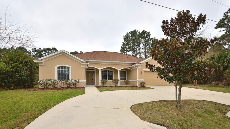 24 Pittman Dr in Palm Coast, FL - Building Photo