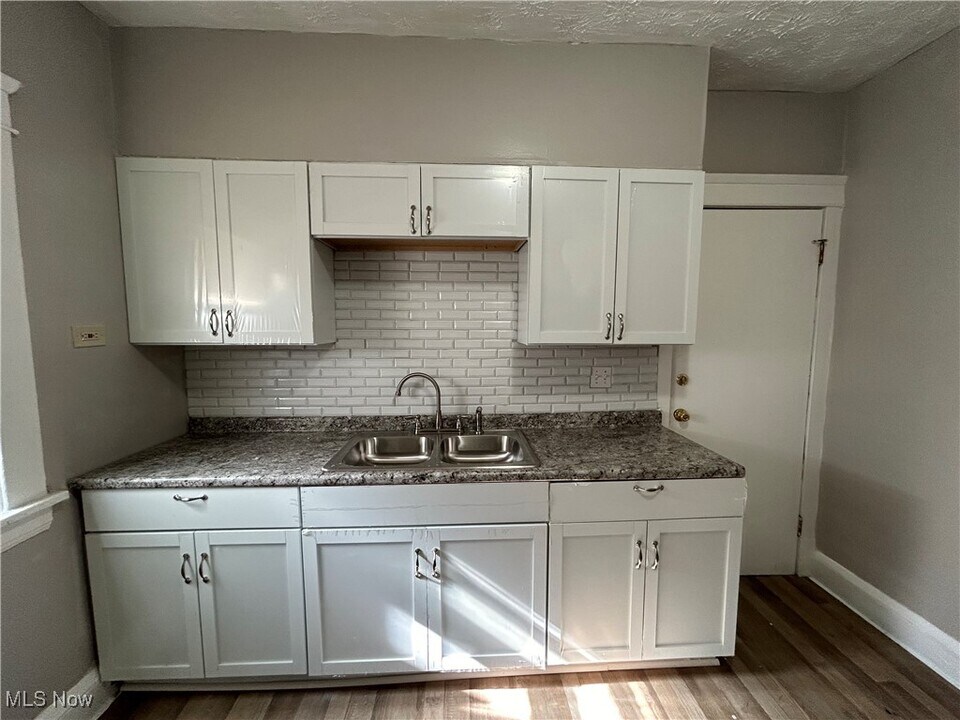 1650 Coventry Rd in Cleveland Heights, OH - Building Photo