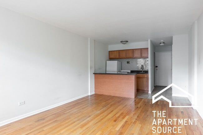 property at 5847 N Winthrop Ave