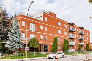 6175 De Maisonneuve Boul O in Montréal, QC - Building Photo