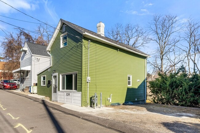 129 Weber Wy in Pittsburgh, PA - Building Photo - Building Photo
