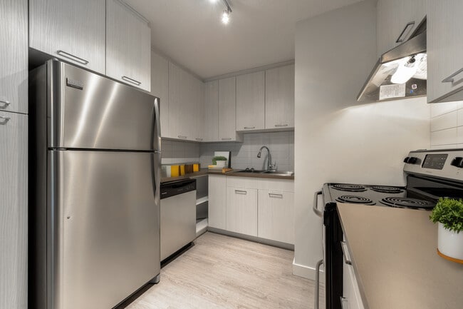 Cedarville Apartments in Edmonton, AB - Building Photo - Building Photo