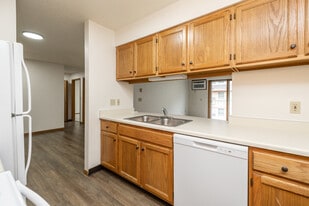 Trollwood Village Apartments in Fargo, ND - Building Photo