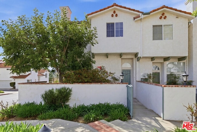 359 Westlake Vista Ln in Thousand Oaks, CA - Building Photo - Building Photo