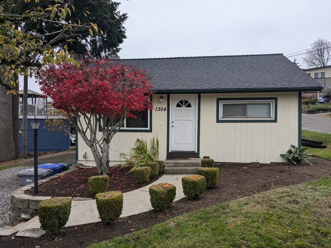 1304 N 34th St in Renton, WA - Foto de edificio - Building Photo