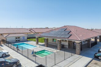 Tamarisk Villas in Hesperia, CA - Building Photo - Building Photo