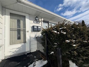 519 Sunflower Dr in Liverpool, NY - Building Photo - Building Photo