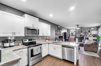 1429 SE 23rd Terrace in Cape Coral, FL - Building Photo - Building Photo