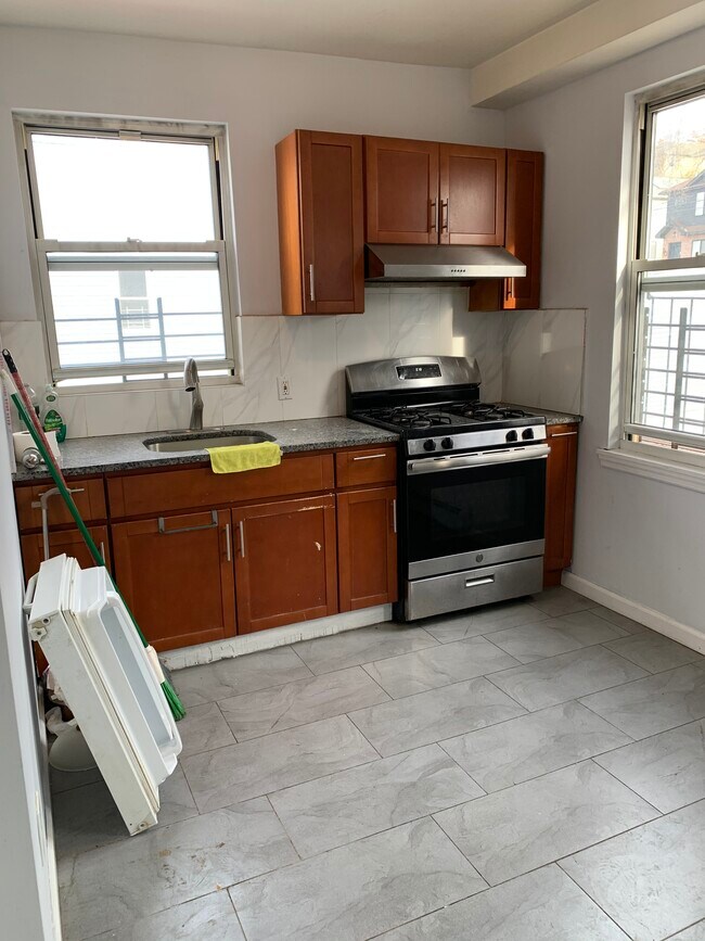 80 Van Buren St Apartments and Nearby Staten Island Apartments For Rent