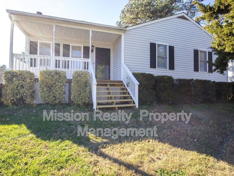 7412 Pineleaf Dr in Richmond, VA - Building Photo