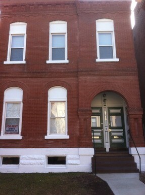 2710 Armand Pl in St. Louis, MO - Foto de edificio