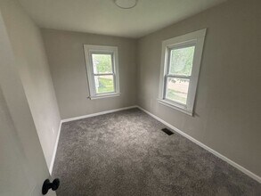 1107 Madison Ave in Wood River, IL - Building Photo - Building Photo
