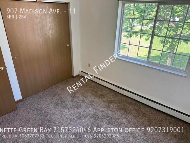 907 Madison Ave in Marinette, WI - Building Photo - Building Photo