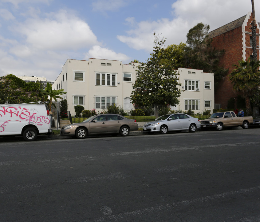 533 S Westmoreland Ave in Los Angeles, CA - Building Photo