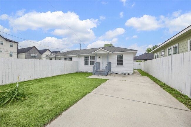 property at 2610 Cochran St