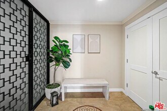 440 N Oakhurst Dr in Beverly Hills, CA - Building Photo - Building Photo