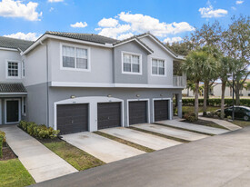 3104 Grandiflora Dr in Greenacres, FL - Building Photo
