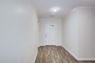1402 Forest Home Dr in Houston, TX - Building Photo - Building Photo