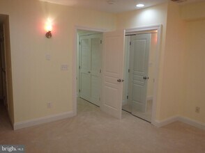 812 5th St NE in Washington, DC - Foto de edificio - Building Photo