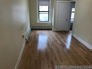 232 Cambridge St, Unit 9 in Boston, MA - Foto de edificio - Building Photo