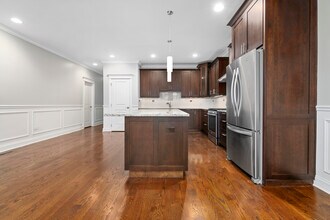 1322 W Grand Ave, Unit 2 in Chicago, IL - Building Photo - Building Photo