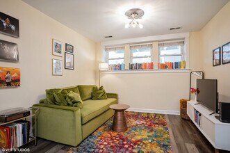 1924 W Roscoe St in Chicago, IL - Building Photo - Building Photo