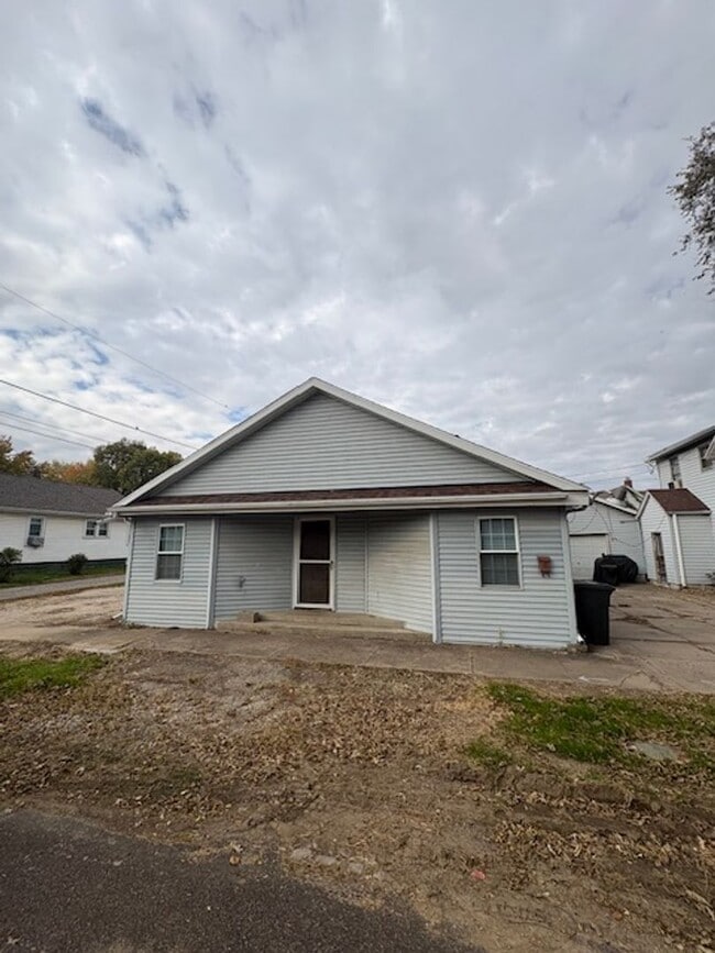 property at 103 S 13th St