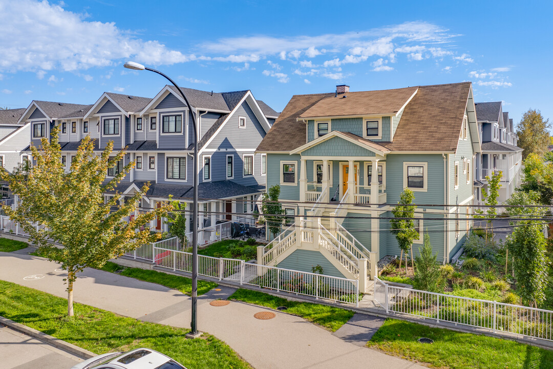 Oxford II in New Westminster, BC - Building Photo