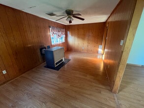 1235 Willie Cheek Rd in London, KY - Building Photo - Building Photo