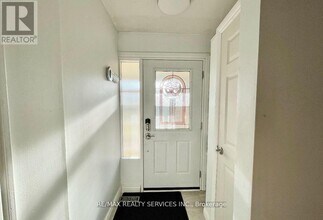 48 Chambers Ct in Brampton, ON - Building Photo - Building Photo