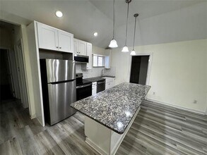 4939 Corrigan Ave in Dallas, TX - Building Photo - Building Photo