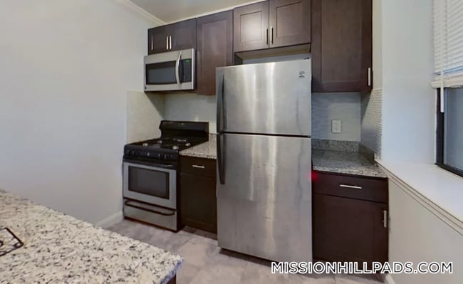 property at 435 Walnut Ave