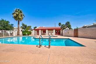 633 W Southern Ave in Tempe, AZ - Building Photo - Building Photo