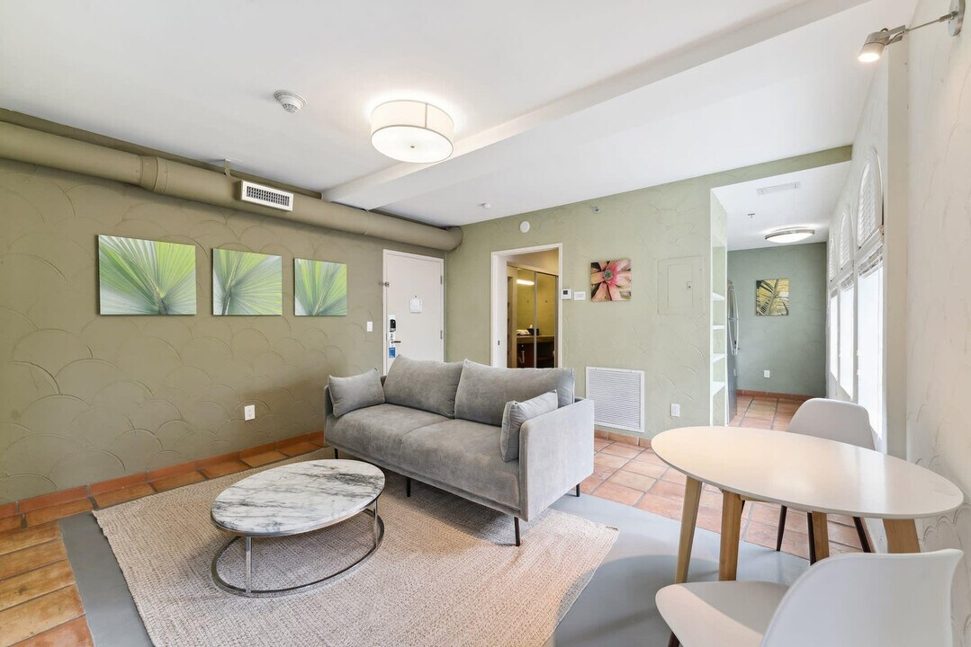 405 Española Wy in Miami Beach, FL - Building Photo