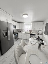 243 Sunshine Cir in Bridgeport, CT - Building Photo - Building Photo