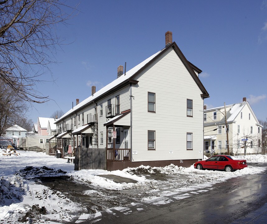 21-31 Hilton St in Framingham, MA - Foto de edificio