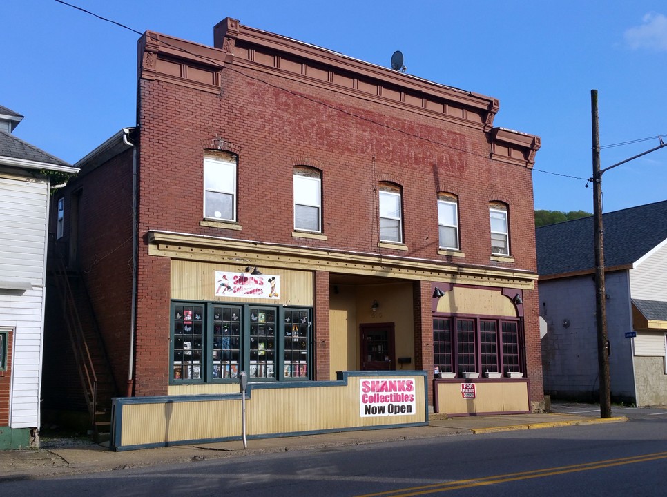 535 Franklin St in Clymer, PA - Foto de edificio