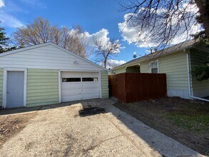 202 15th St S in Moorhead, MN - Building Photo - Building Photo