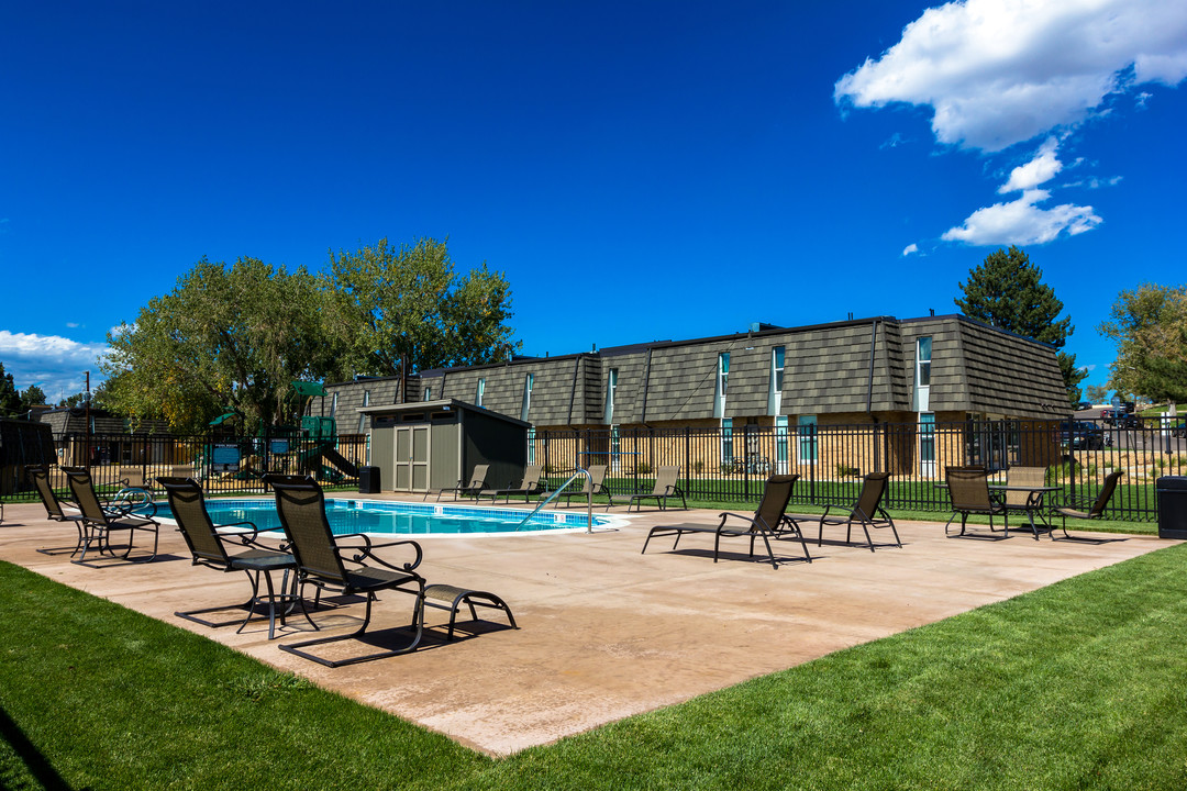 Aztec Villa Apartments in Thornton, CO - Foto de edificio