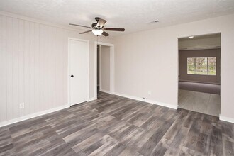 805 Horncastle St in Channelview, TX - Building Photo - Building Photo