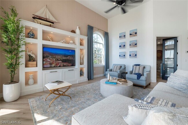 1540 Clermont Dr in Naples, FL - Foto de edificio - Building Photo