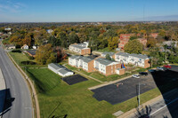 Benson Commons in Omaha, NE - Foto de edificio - Building Photo