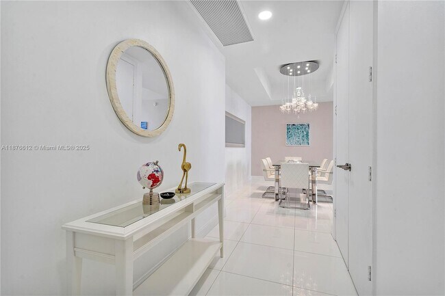 15811 Collins Ave, Unit 1205 in North Miami Beach, FL - Building Photo - Building Photo