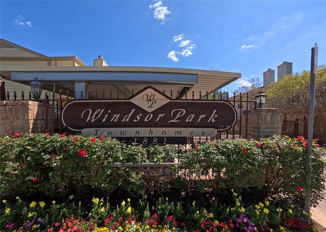 1881 Bering Dr, Unit 6 in Houston, TX - Building Photo - Building Photo