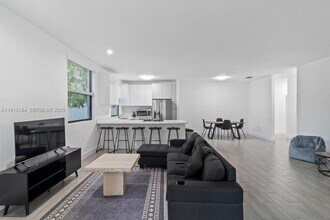 1544 NW 59th St in Miami, FL - Building Photo - Building Photo