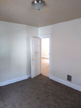 15322 Yorick Ave-Unit -2 - UP in Cleveland, OH - Building Photo - Building Photo