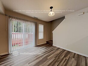 8515 Panglemont Drive in Charlotte, NC - Foto de edificio - Building Photo