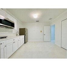 3105 SW 143rd Ct in Miami, FL - Foto de edificio - Building Photo