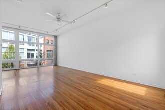 1151 W Eddy St in Chicago, IL - Building Photo - Building Photo